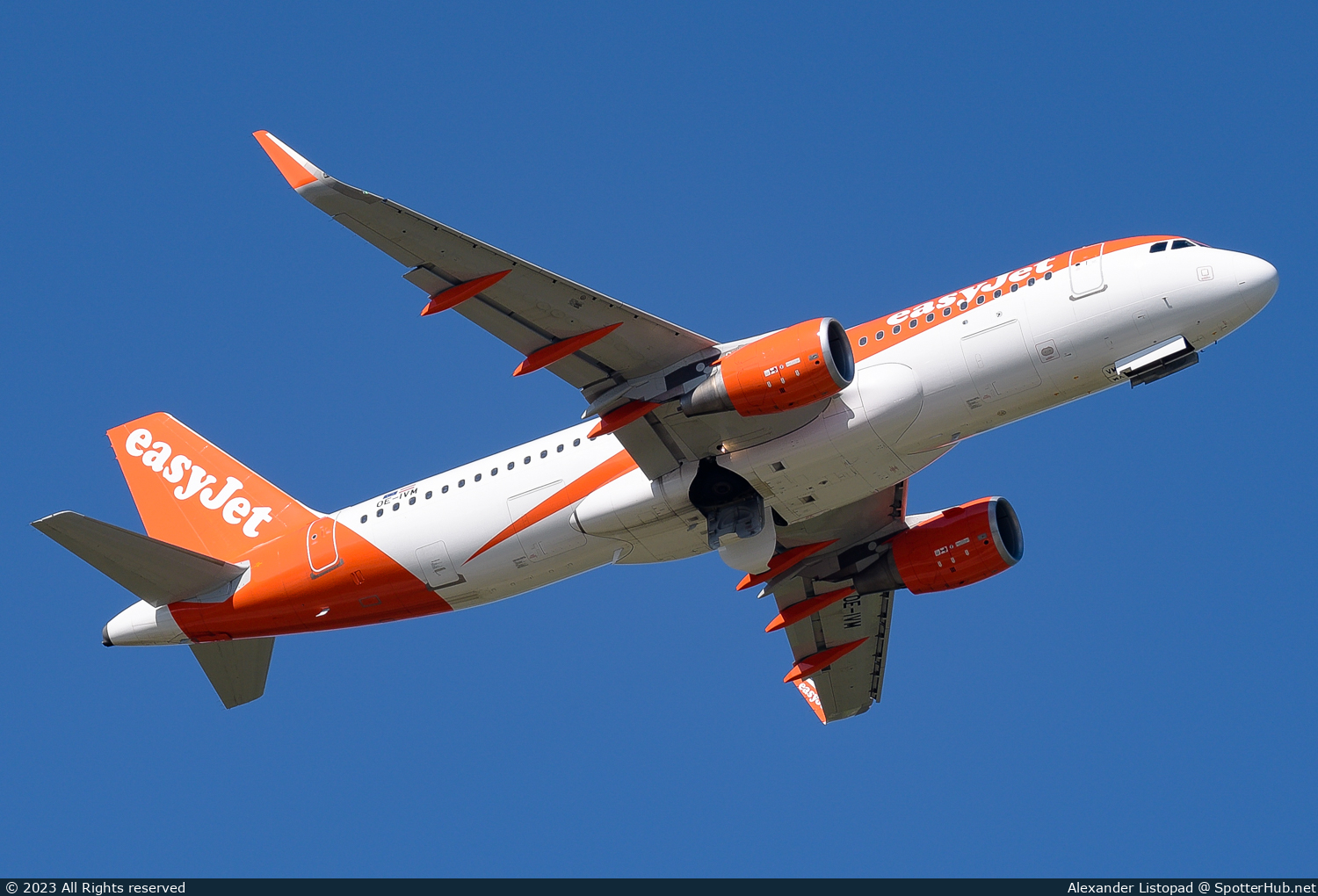 Photo of OE-IVM - Airbus A320-214 operated by easyJet Europe
