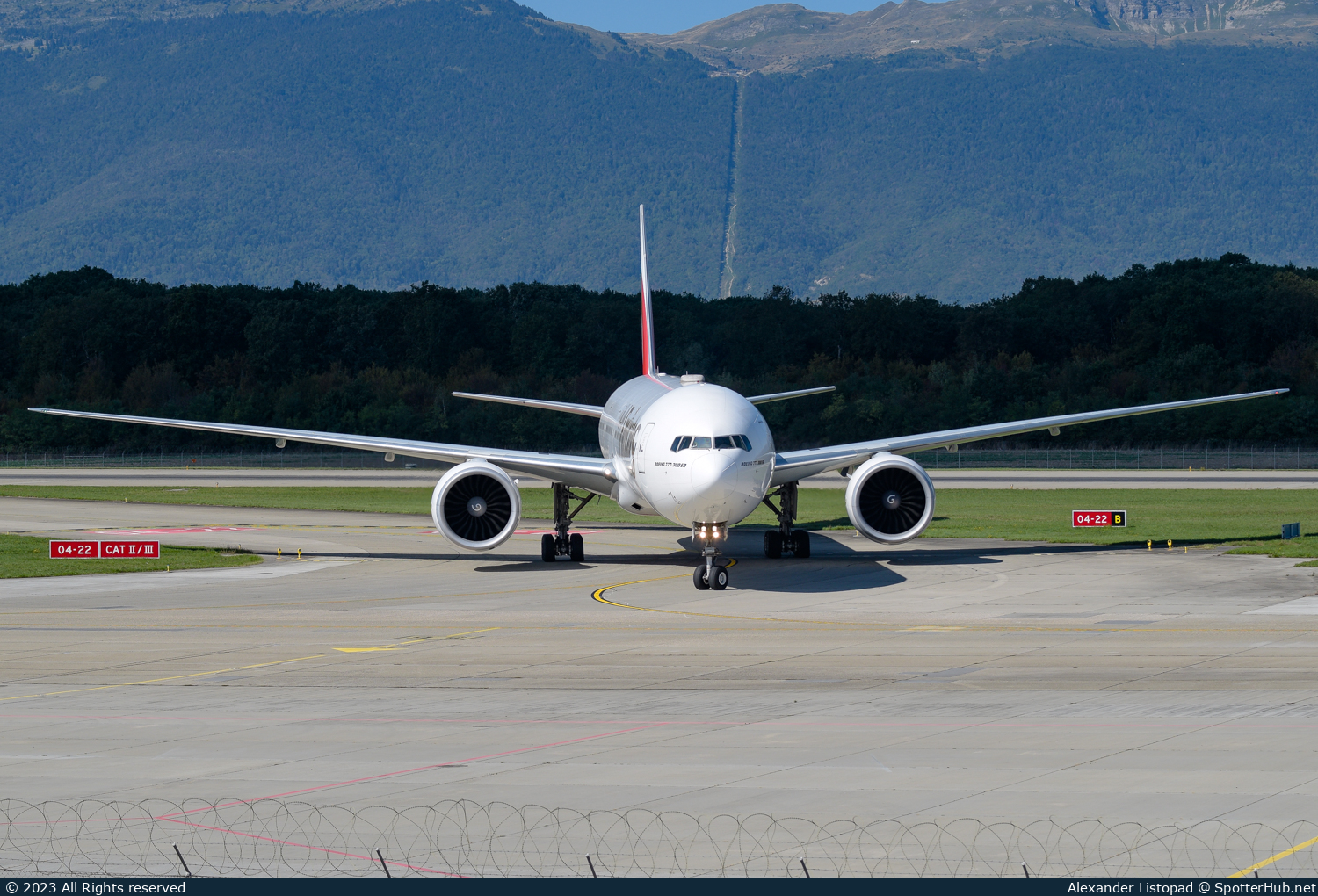 Photo of A6-EQN - Boeing 777-31H(ER) operated by Emirates