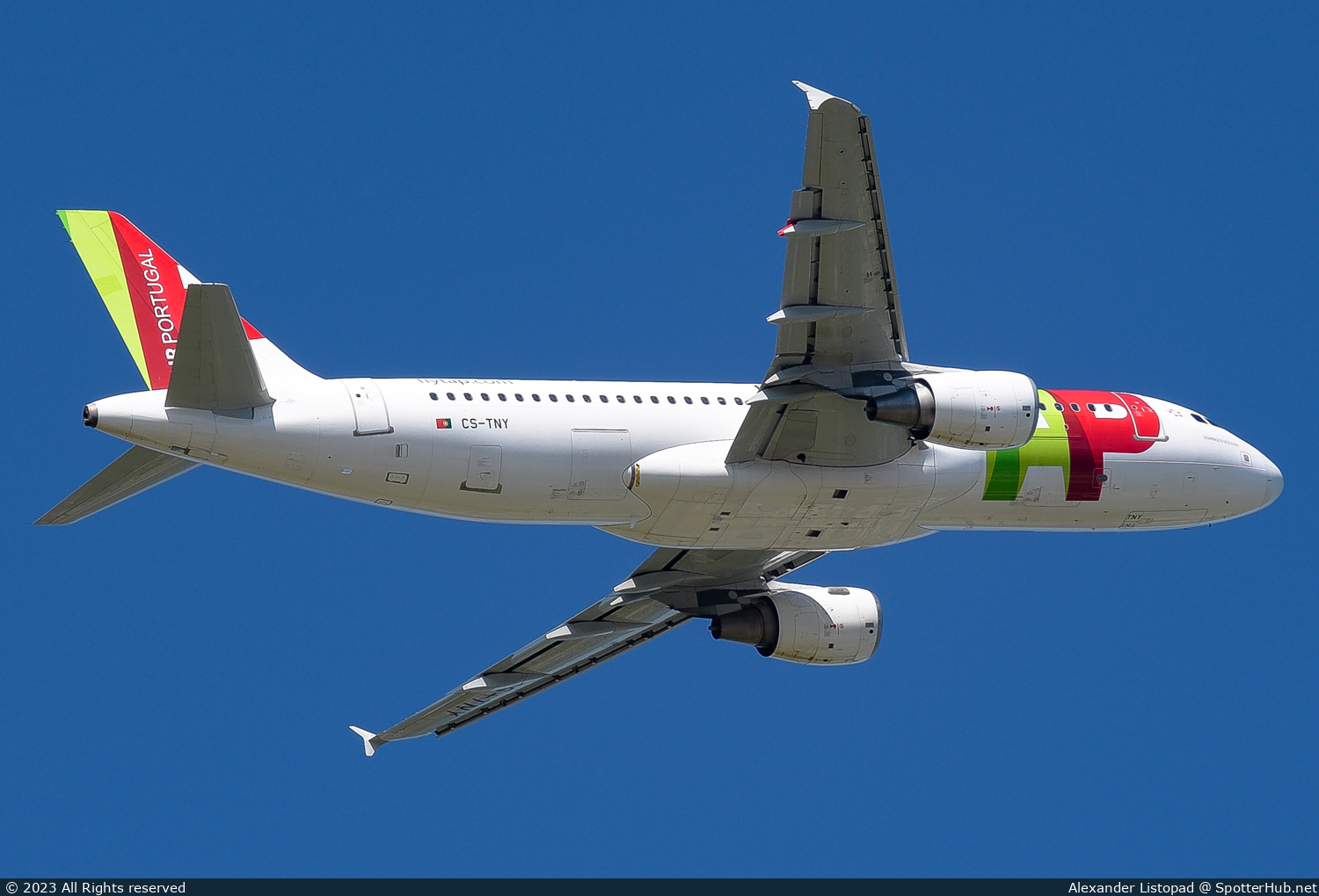Photo of CS-TNY - Airbus A320-214 operated by TAP Air Portugal