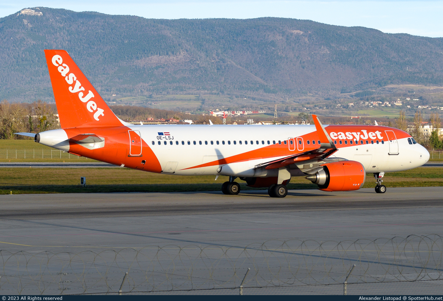 Photo of OE-LSJ - Airbus A320-251N operated by easyJet Europe