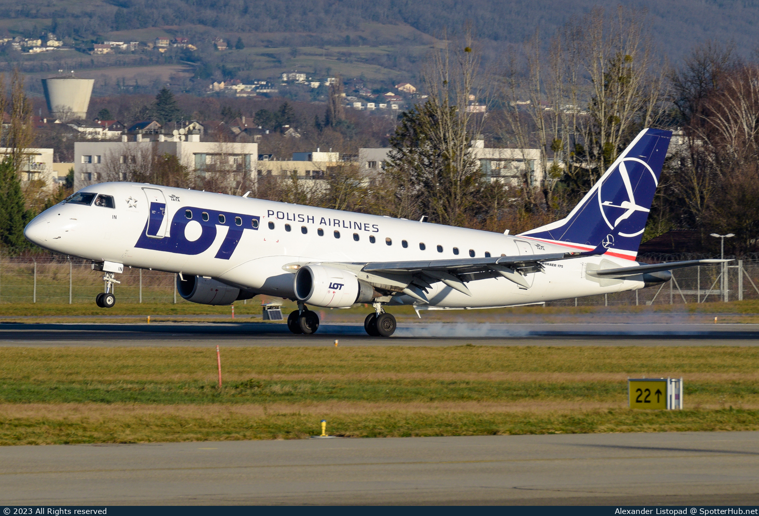Photo of SP-LIN - Embraer ERJ-175LR operated by LOT Polish Airlines