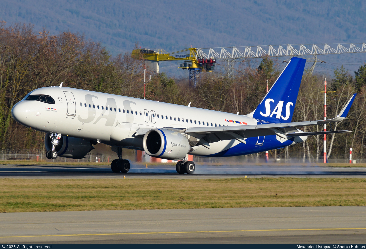 Photo of EI-SIY - Airbus A320-251N operated by SAS Connect