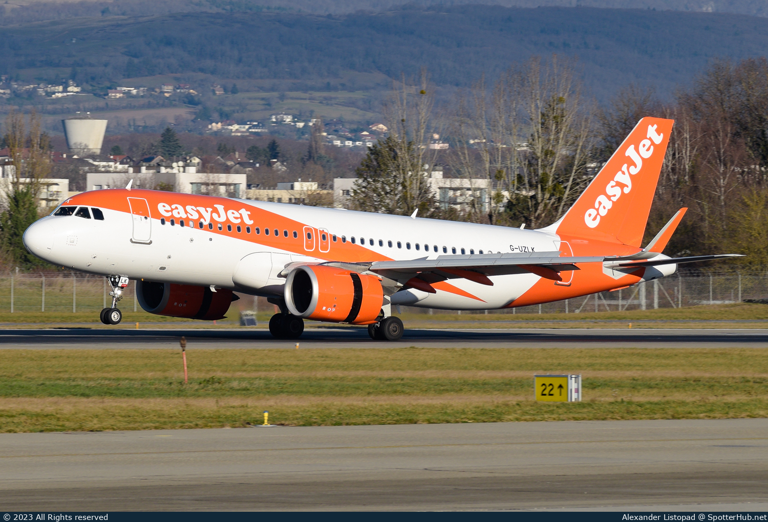 Photo of G-UZLK - Airbus A320-251N operated by easyJet