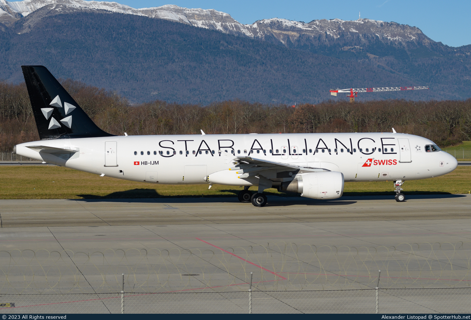 Photo of HB-IJM - Airbus A320-214 operated by Swiss International Air Lines