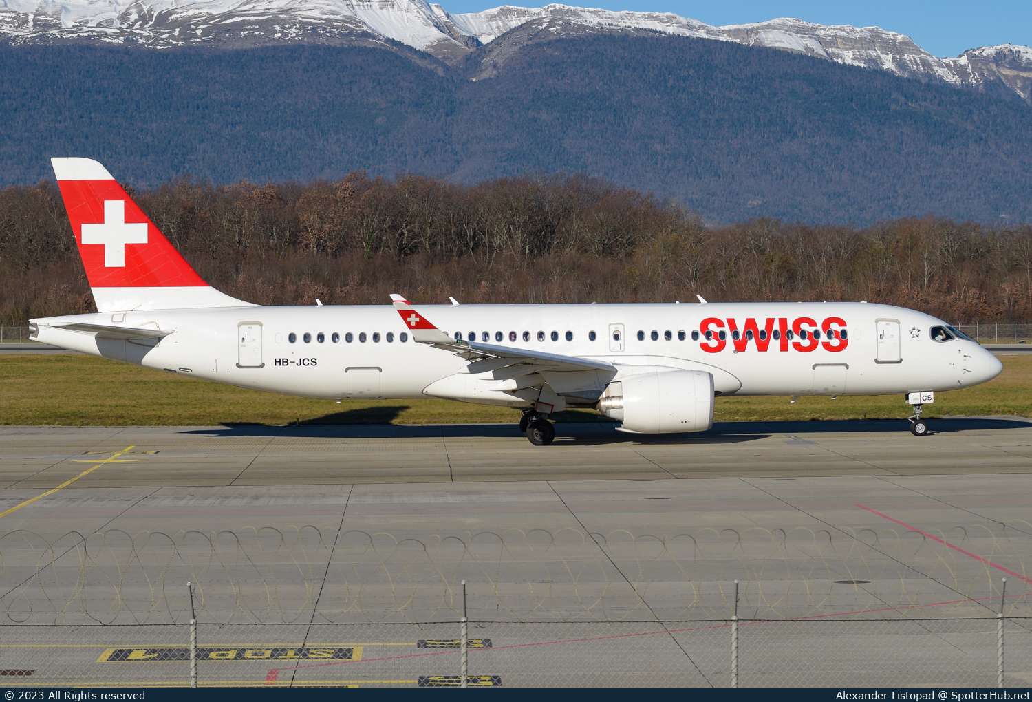 Photo of HB-JCS - Airbus A220-300 operated by Swiss International Air Lines