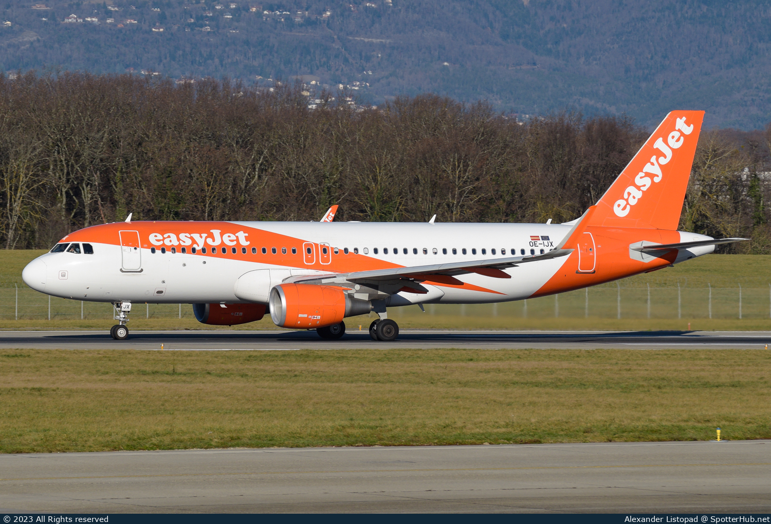 Photo of OE-IJX - Airbus A320-214 operated by easyJet Europe