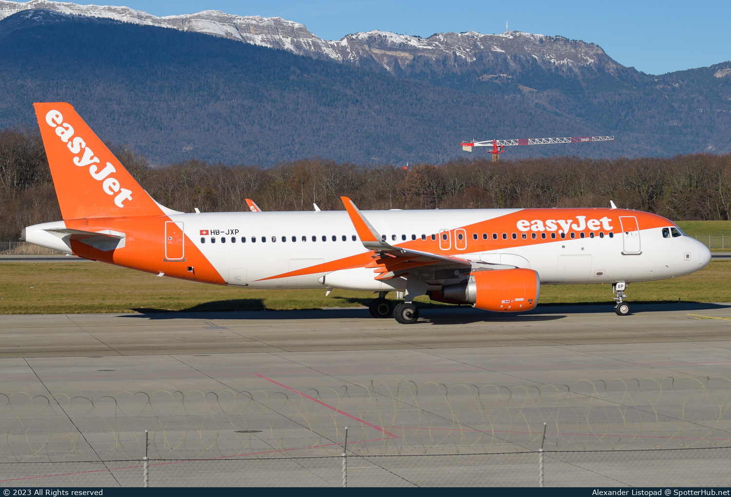 Photo of HB-JXP - Airbus A320-214 operated by easyJet Switzerland