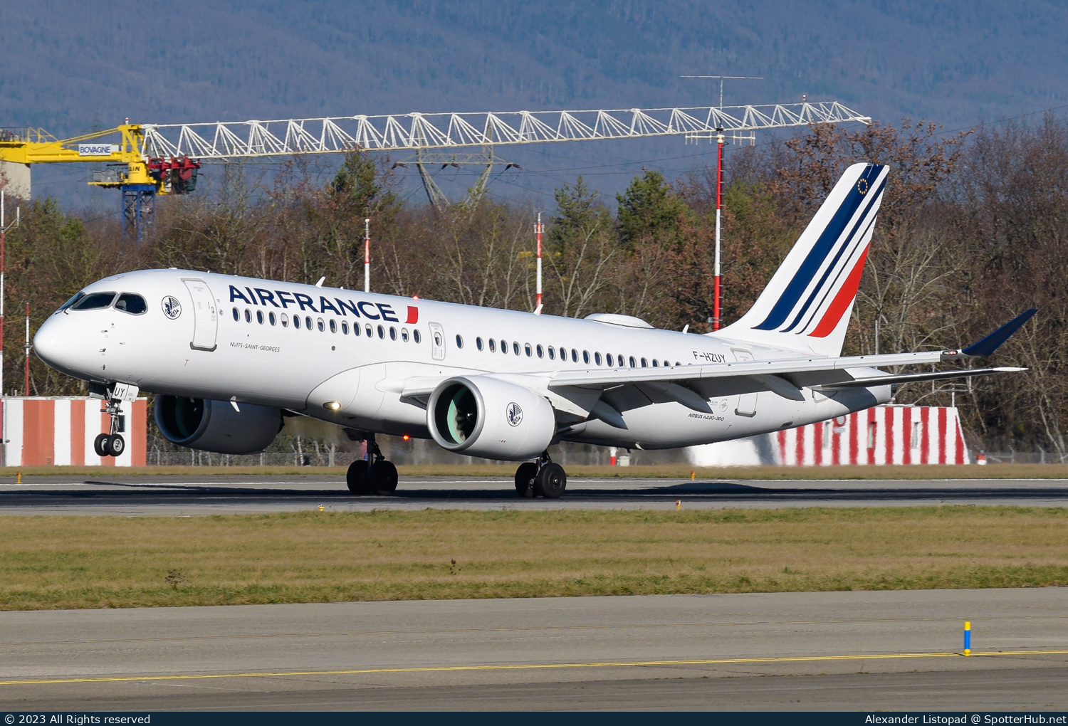 Photo of F-HZUY - Airbus A220-300 operated by Air France