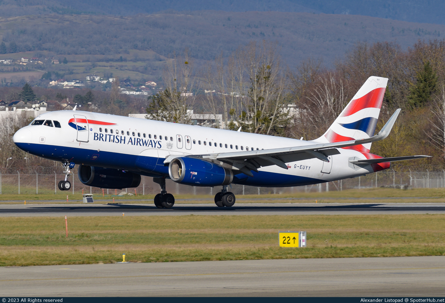 Photo of G-EUYY - Airbus A320-232 operated by British Airways