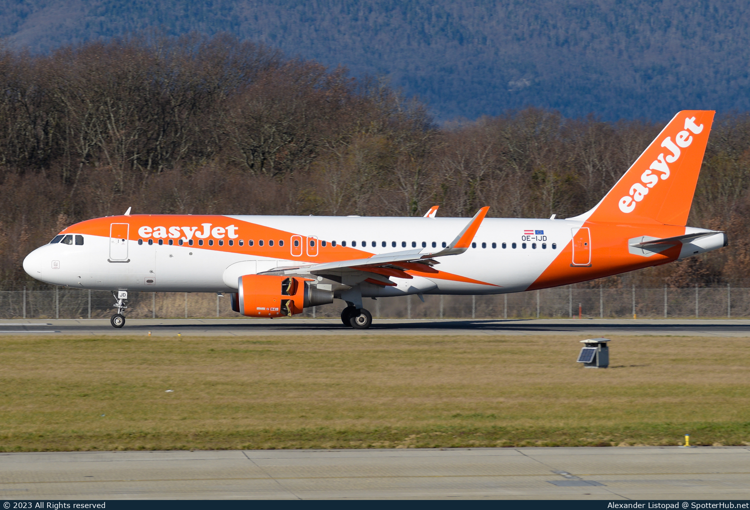 Photo of OE-IJD - Airbus A320-214 operated by easyJet Europe