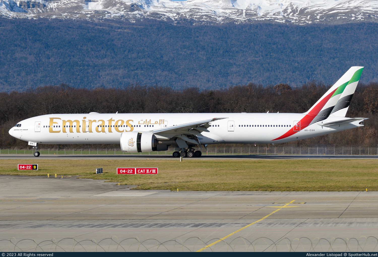 Photo of A6-EQH - Boeing 777-31H(ER) operated by Emirates