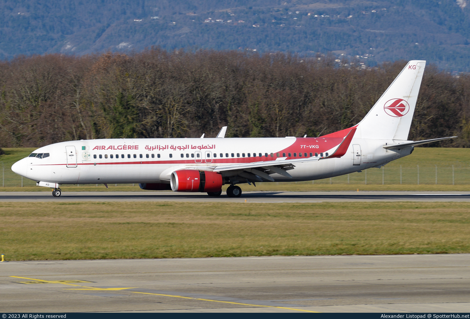 Photo of 7T-VKG - Boeing 737-8D6 operated by Air Algérie