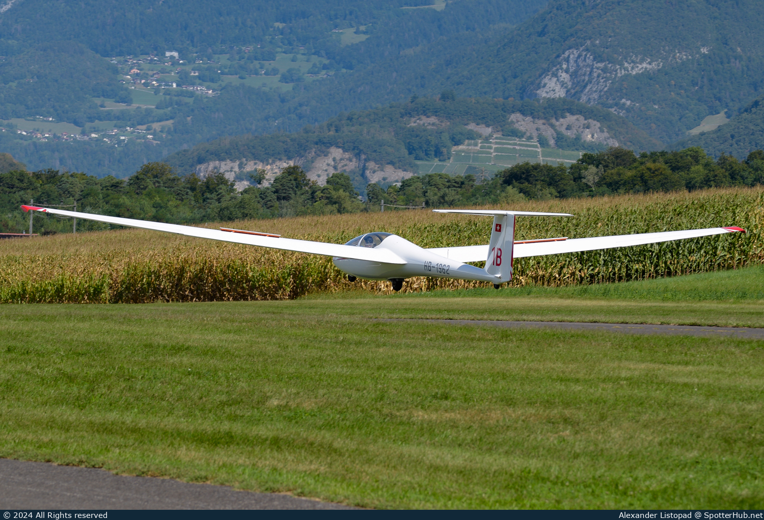 Photo of HB-1962 - Schleicher ASK 21 operated by Groupement de Vol à Voile "Les Martinets"