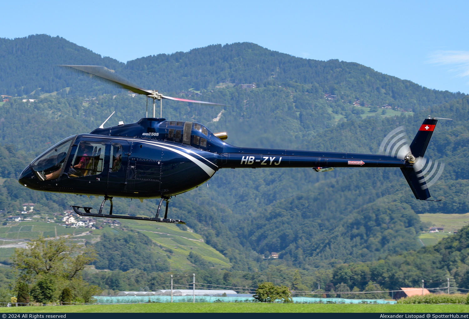 Photo of HB-ZYJ - Bell 505 Jet Ranger X operated by Chablais Heli Club