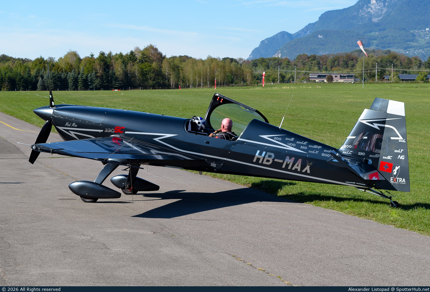 Photo of HB-MAX - Extra EA-330SC operated by Take-Off Balloon