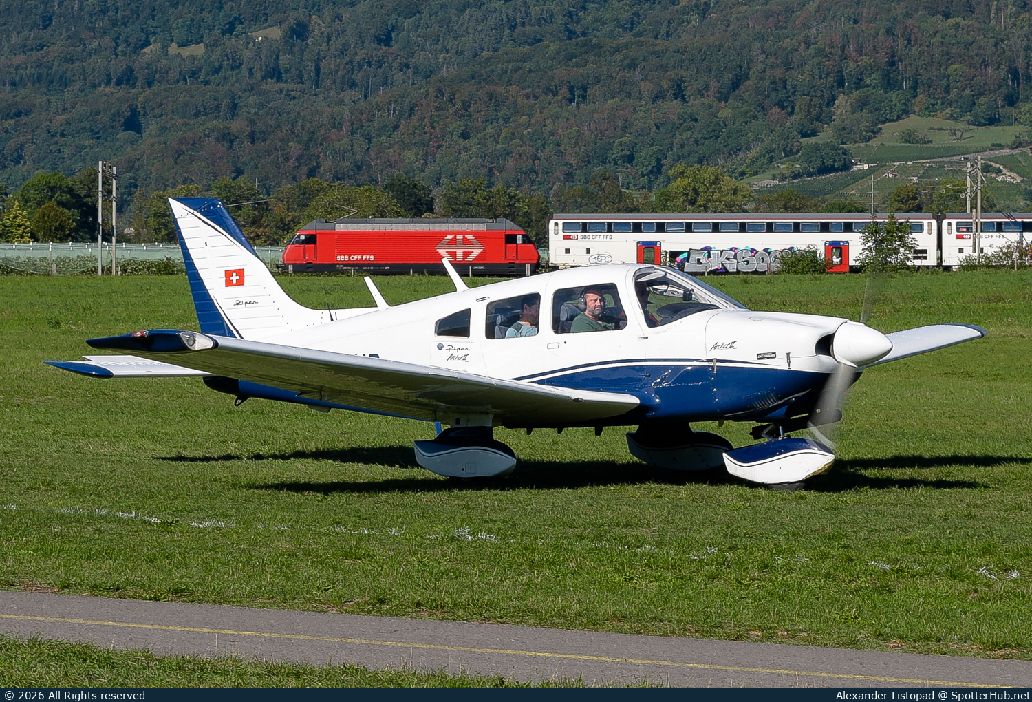 Photo of HB-PHC - Piper PA-28-181 Archer II operated by Groupe de Vol à Moteur de Sion