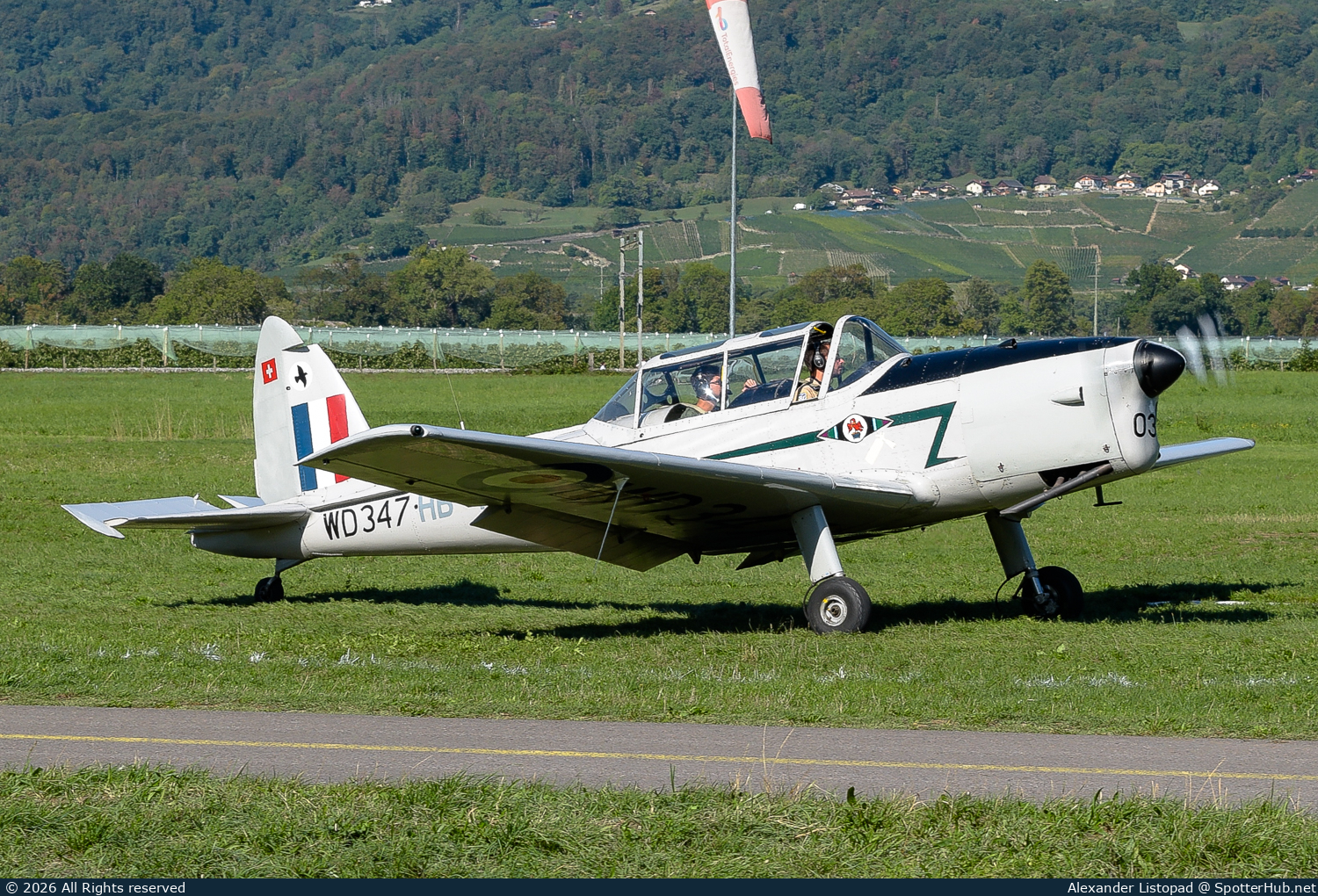 Photo of HB-TUT - De Havilland Canada DHC-1 Chipmunk 22 operated by Association Chipmunk