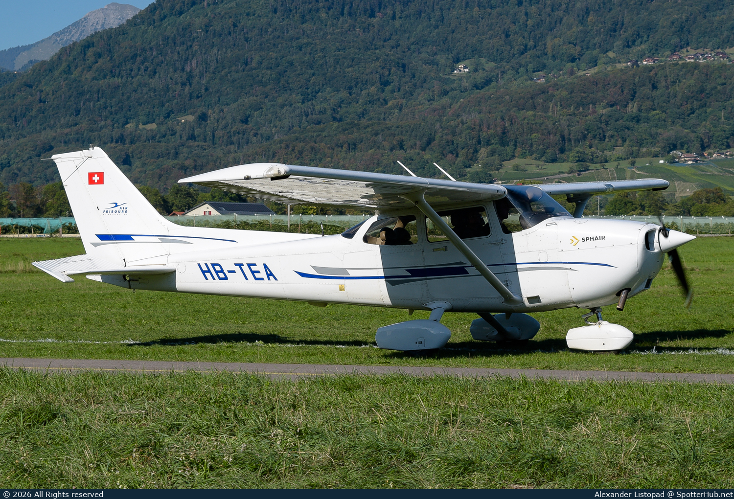 Photo of HB-TEA - Cessna 172R Skyhawk operated by Air Fribourg Services