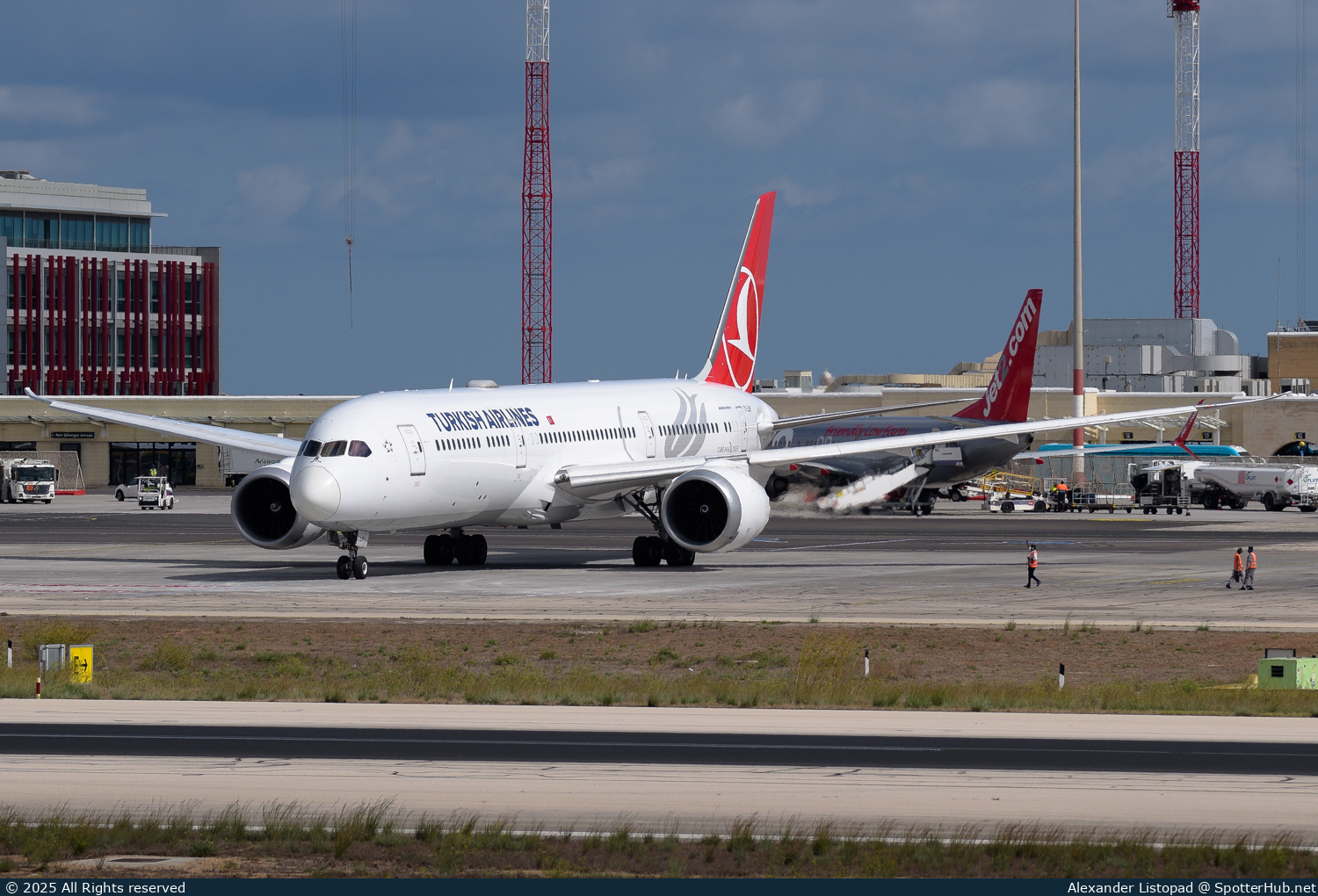 Photo of TC-LLM - Boeing 787-9 Dreamliner operated by Turkish Airlines