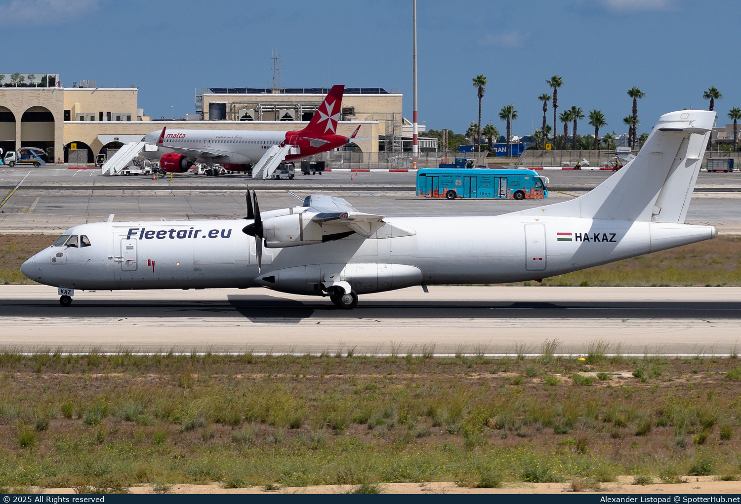 Photo of HA-KAZ - ATR 72-201(F) operated by Fleet Air International