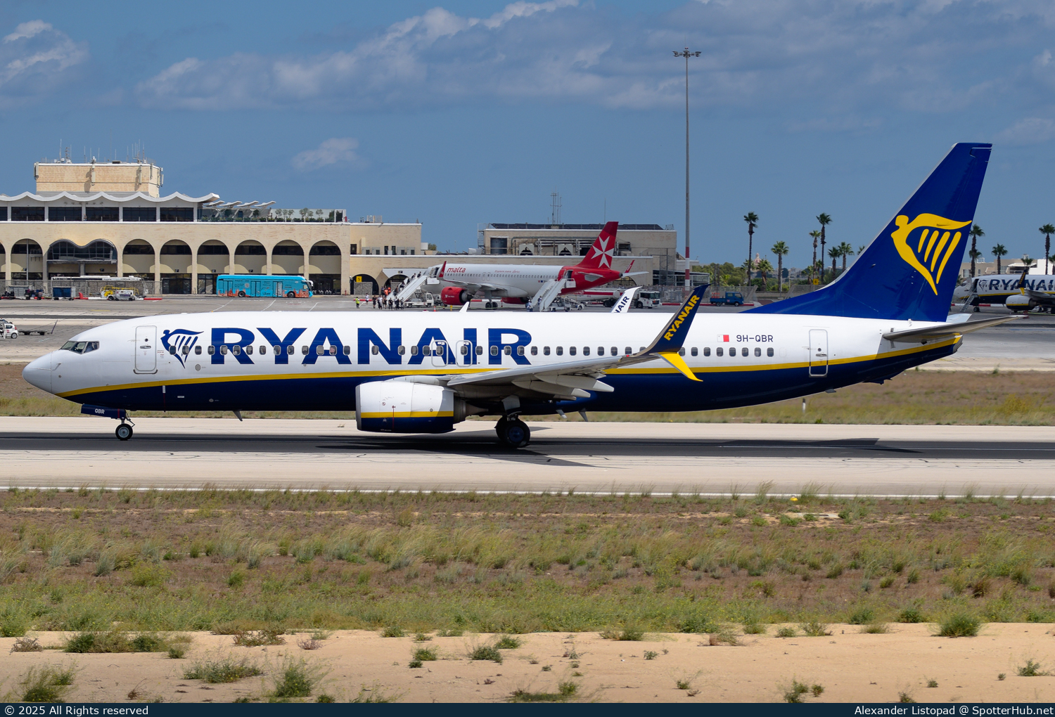 Photo of 9H-QBR - Boeing 737-8AS operated by Ryanair (opb Malta Air)