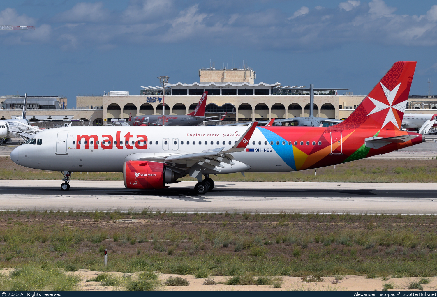 Photo of 9H-NEB - Airbus A320-251N operated by KM Malta Airlines