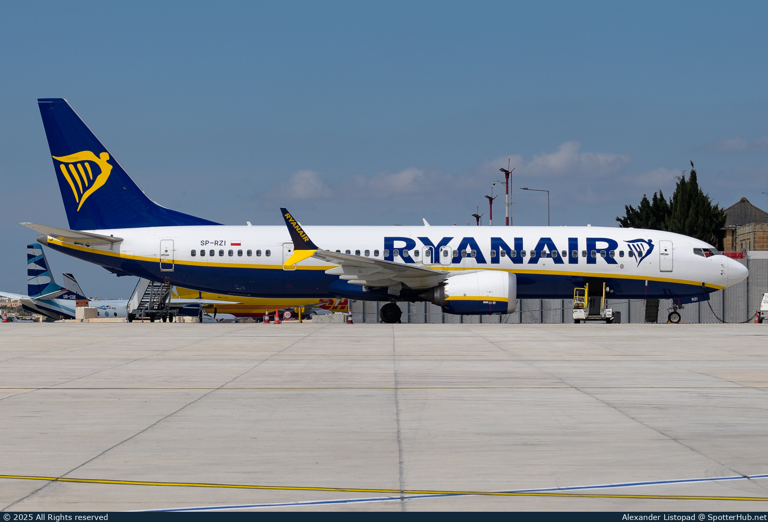 Photo of SP-RZI - Boeing 737 MAX 8-200 operated by Ryanair (opb Buzz)