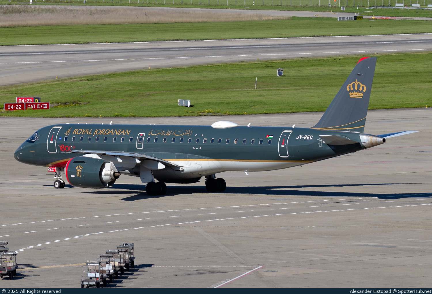 Photo of JY-REC - Embraer ERJ-190-E2 operated by Royal Jordanian Airlines