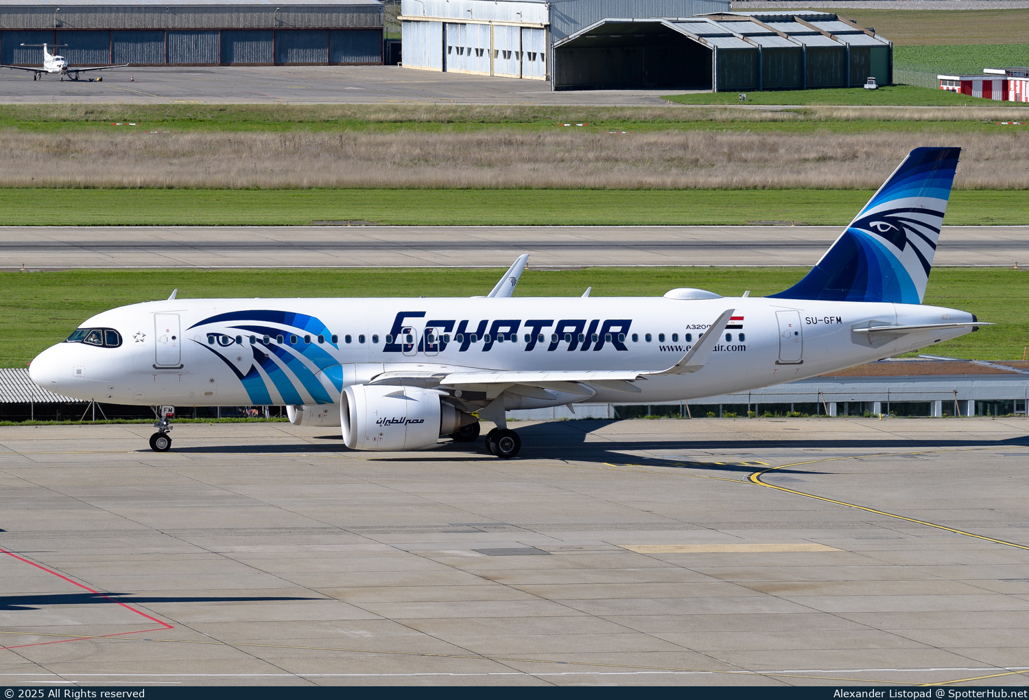 Photo of SU-GFM - Airbus A320-251N operated by Egyptair