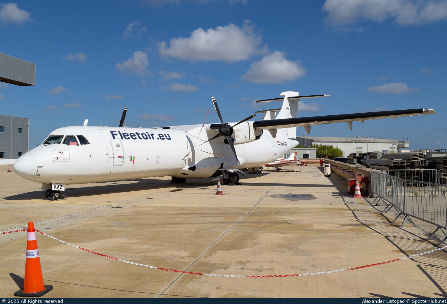 Photo of HA-KAZ - ATR 72-201(F) operated by Fleet Air International