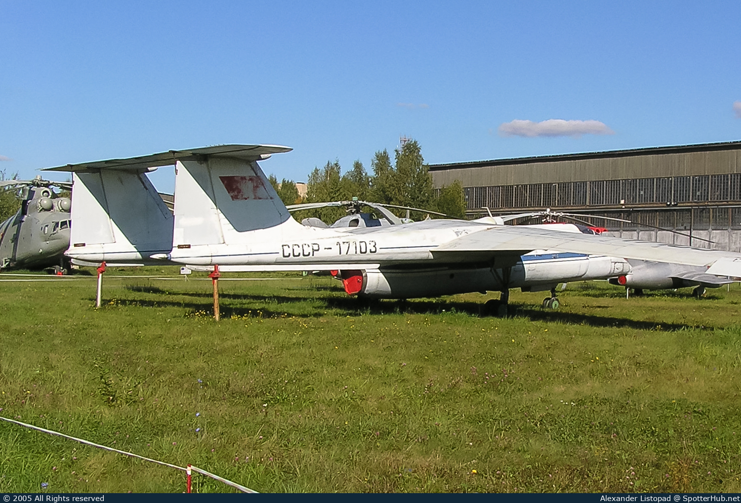 Photo of CCCP-17103 - Myasishchev M-17 Stratosphera operated by Aeroflot