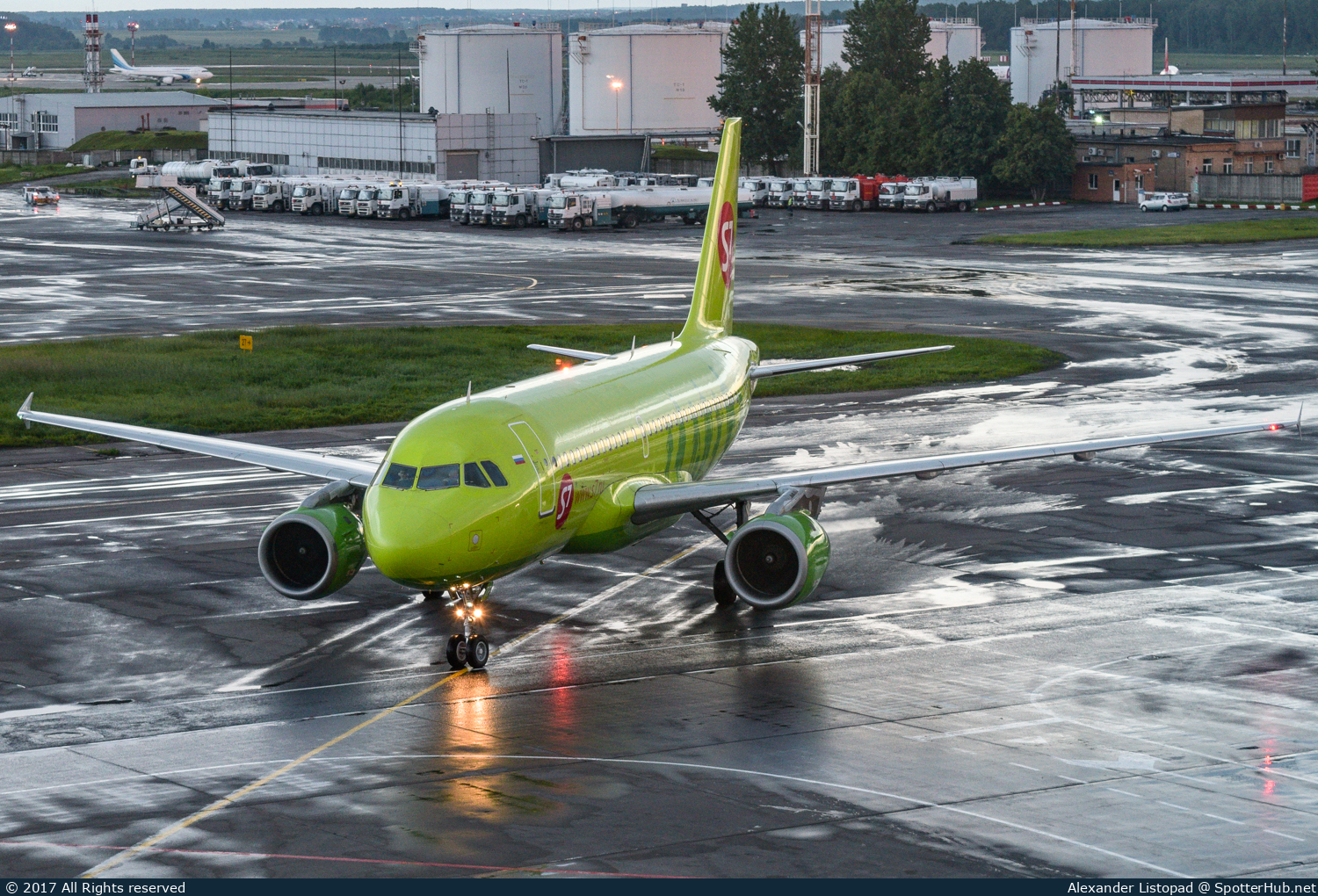 Photo of VP-BTP - Airbus A319-114 operated by S7 Airlines