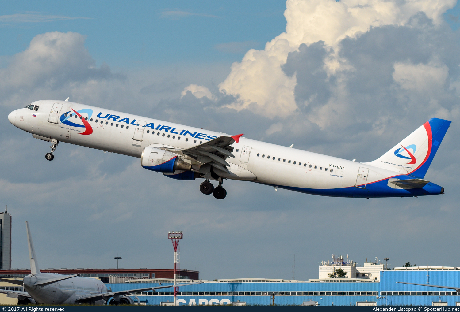 Photo of VQ-BDA - Airbus A321-211 operated by Ural Airlines