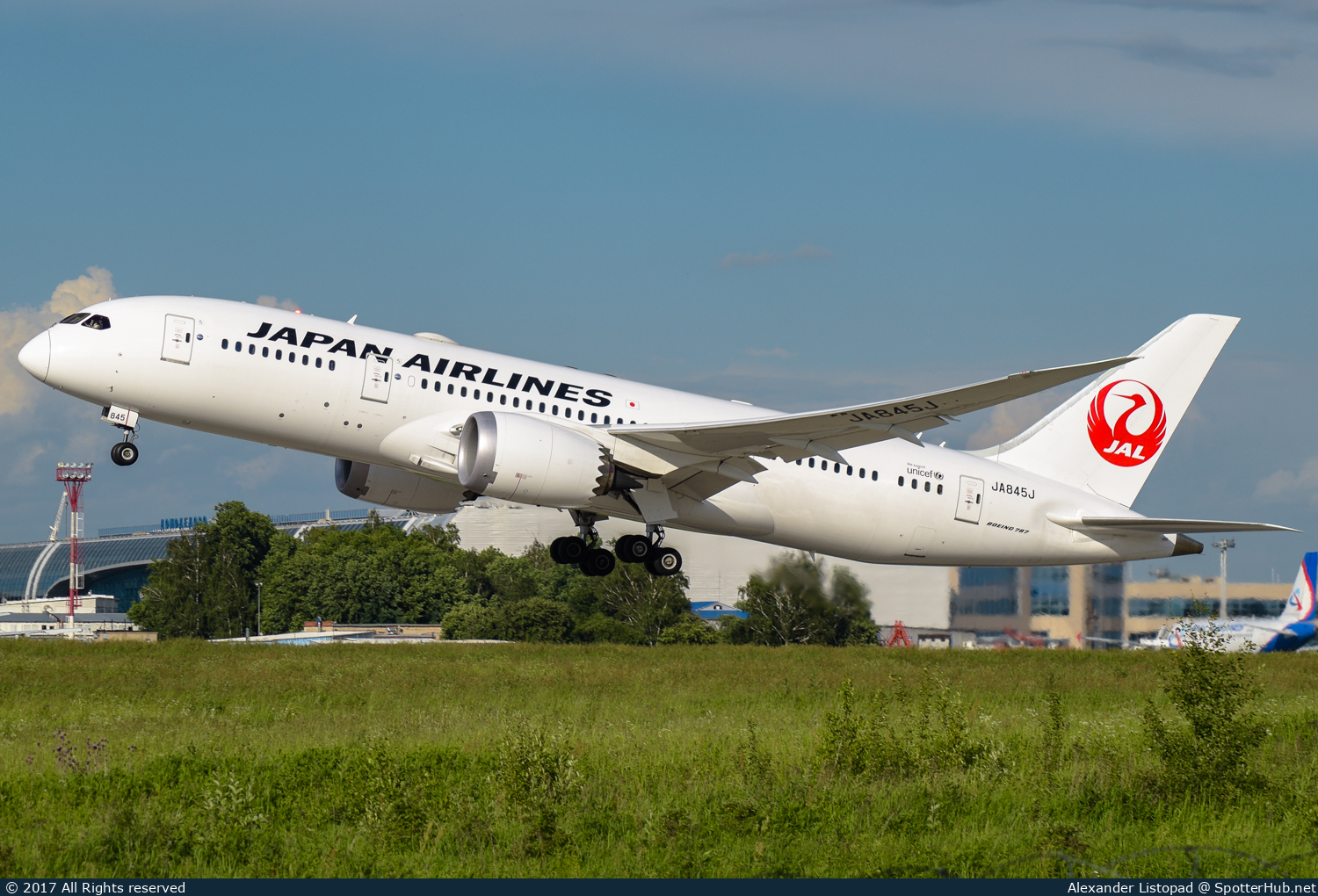 Photo of JA845J - Boeing 787-8 Dreamliner operated by Japan Airlines