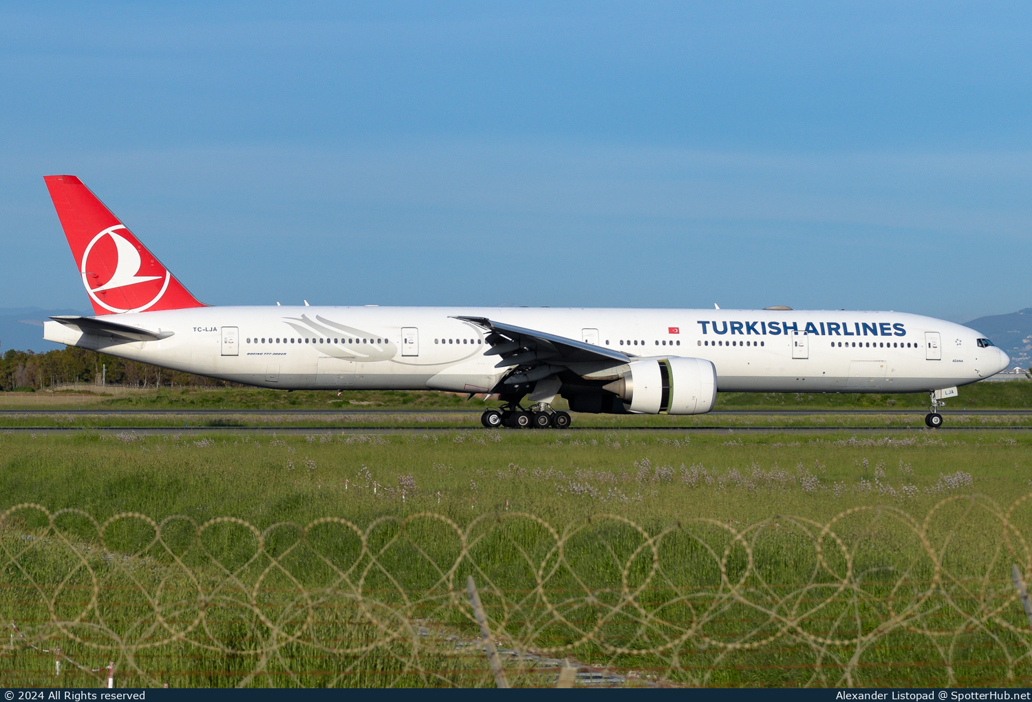 Photo of TC-LJA - Boeing 777-3F2(ER) operated by Turkish Airlines
