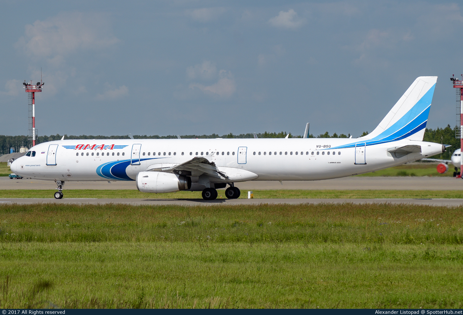 Photo of VQ-BSQ - Airbus A321-231 operated by Yamal Airlines
