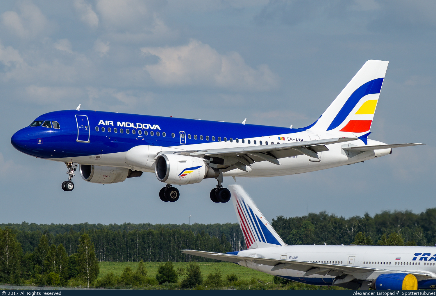 Photo of ER-AXM - Airbus A319-112 operated by Air Moldova