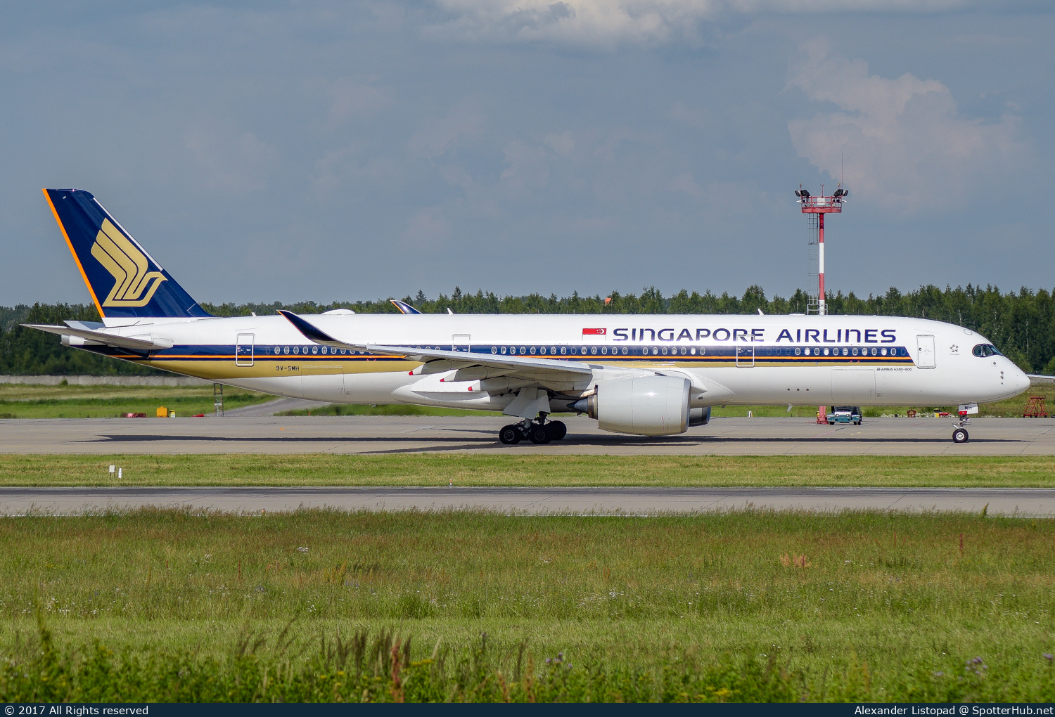 Photo of 9V-SMH - Airbus A350-941 operated by Singapore Airlines