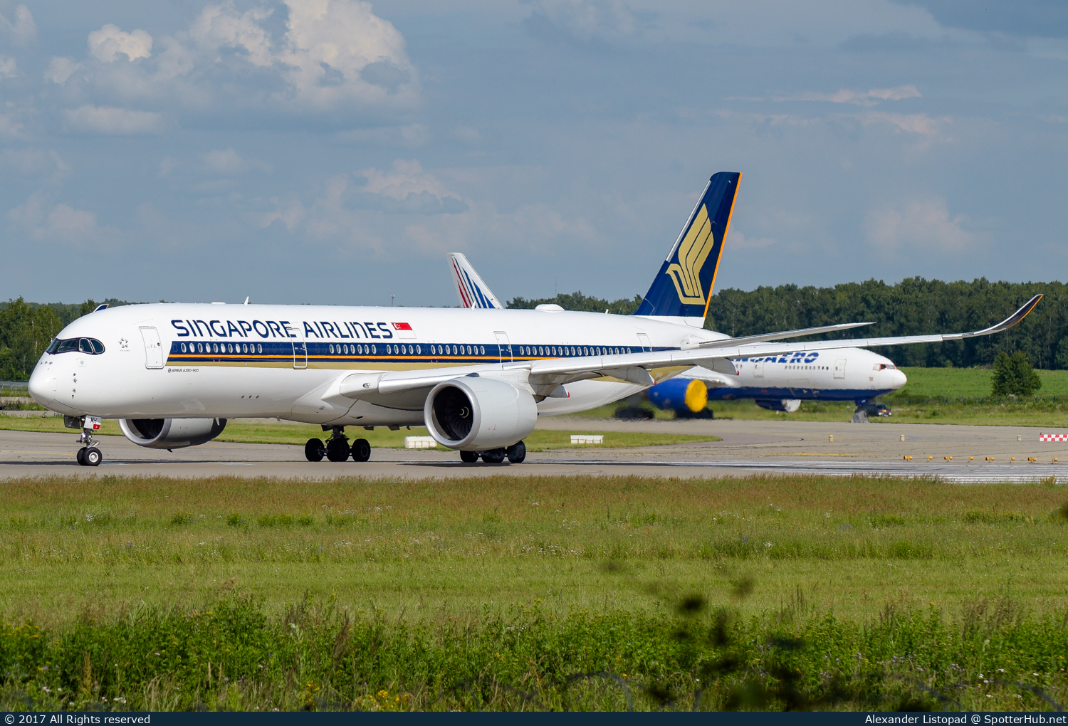 Photo of 9V-SMH - Airbus A350-941 operated by Singapore Airlines