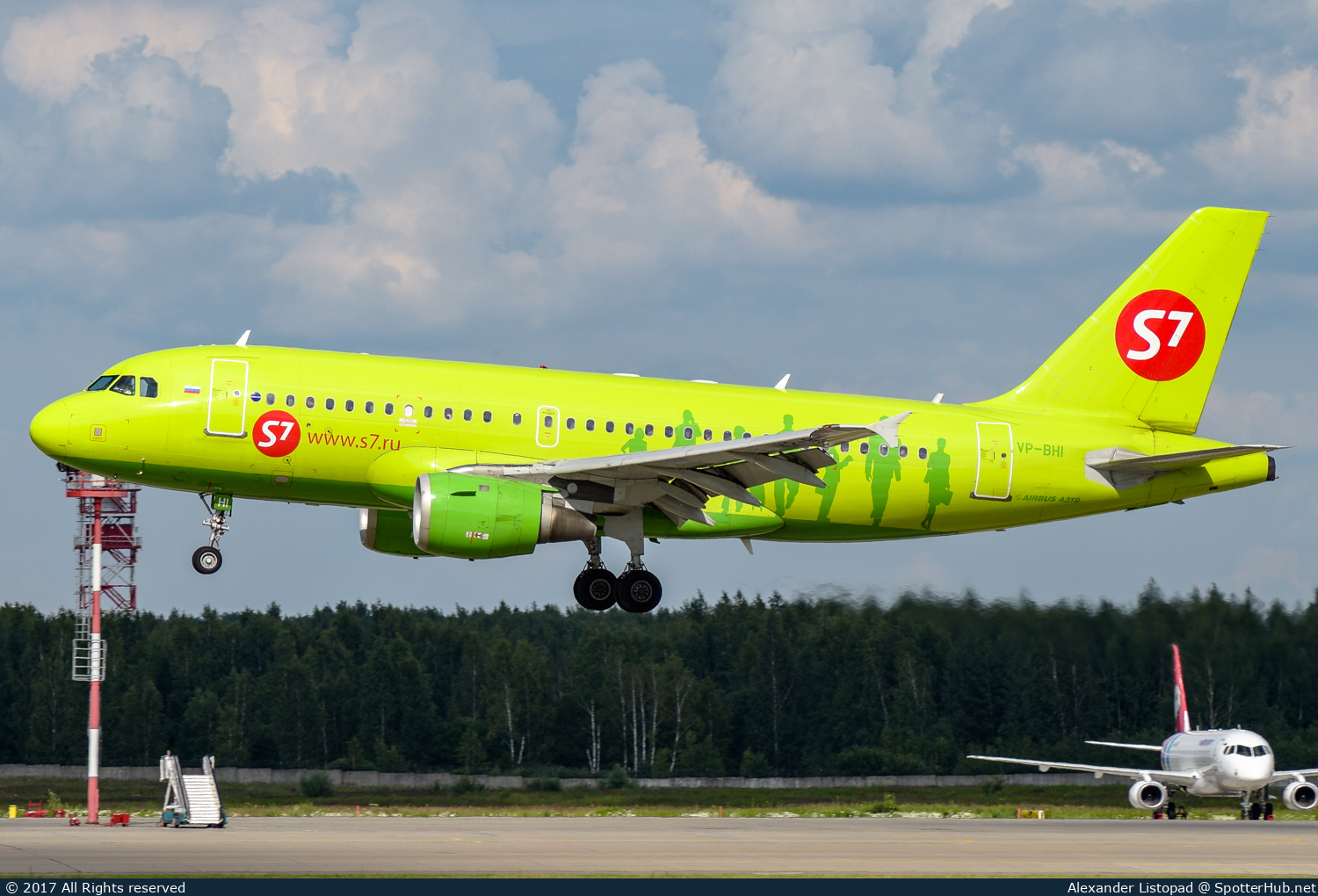 Photo of VP-BHI - Airbus A319-114 operated by S7 Airlines
