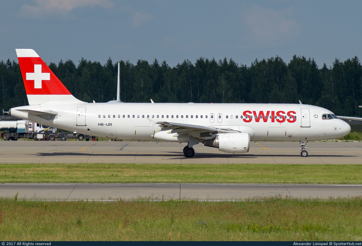 Photo of HB-IJR - Airbus A320-214 operated by Swiss International Air Lines