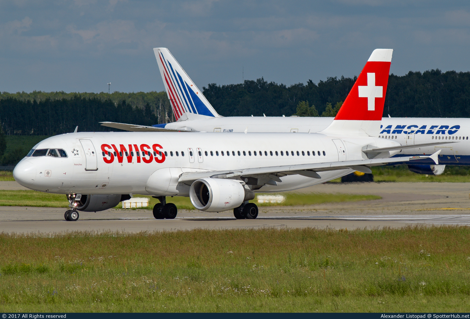 Photo of HB-IJR - Airbus A320-214 operated by Swiss International Air Lines