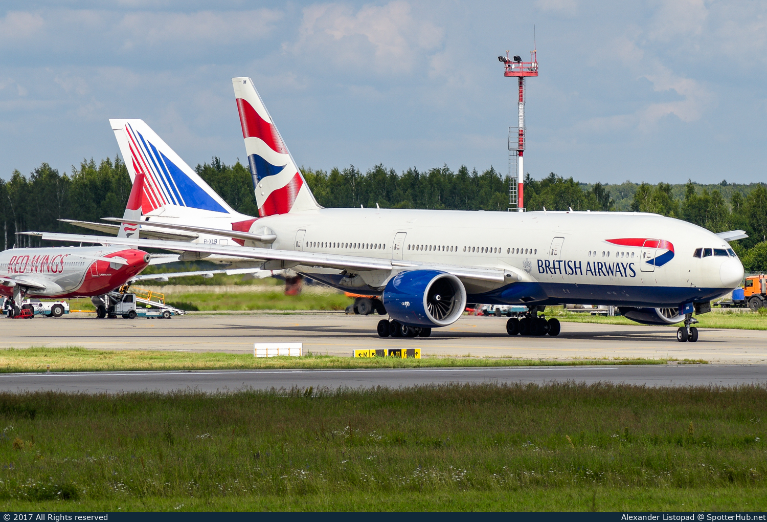 Photo of G-VIIM - Boeing 777-236(ER) operated by British Airways