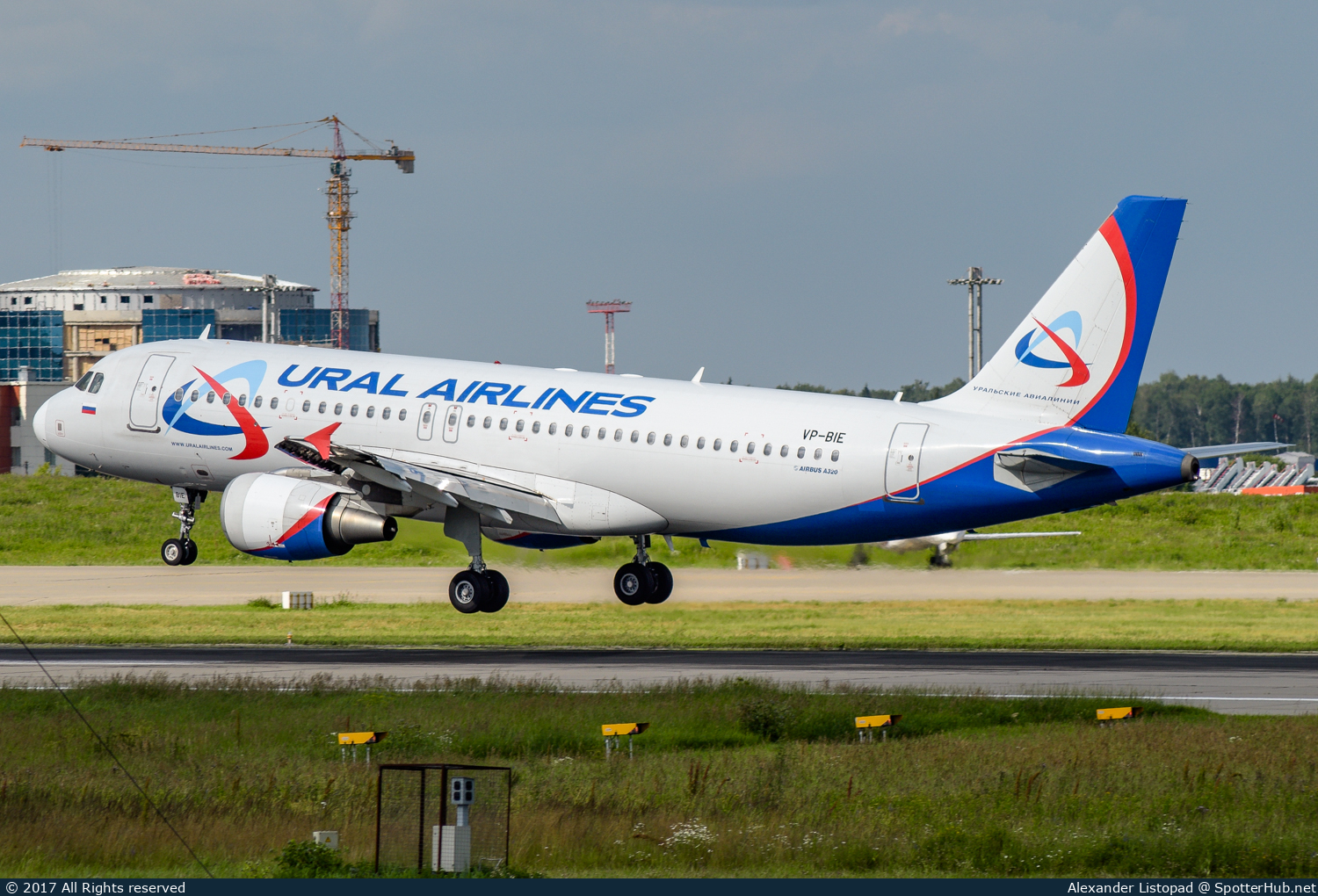 Photo of VP-BIE - Airbus A320-214 operated by Ural Airlines