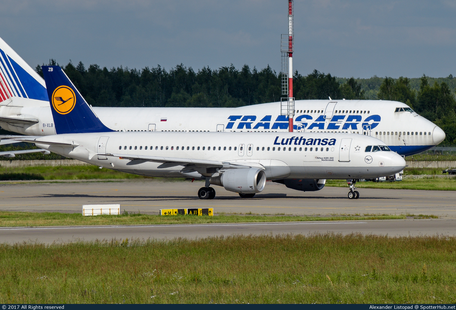 Photo of D-AIZB - Airbus A320-214 operated by Lufthansa