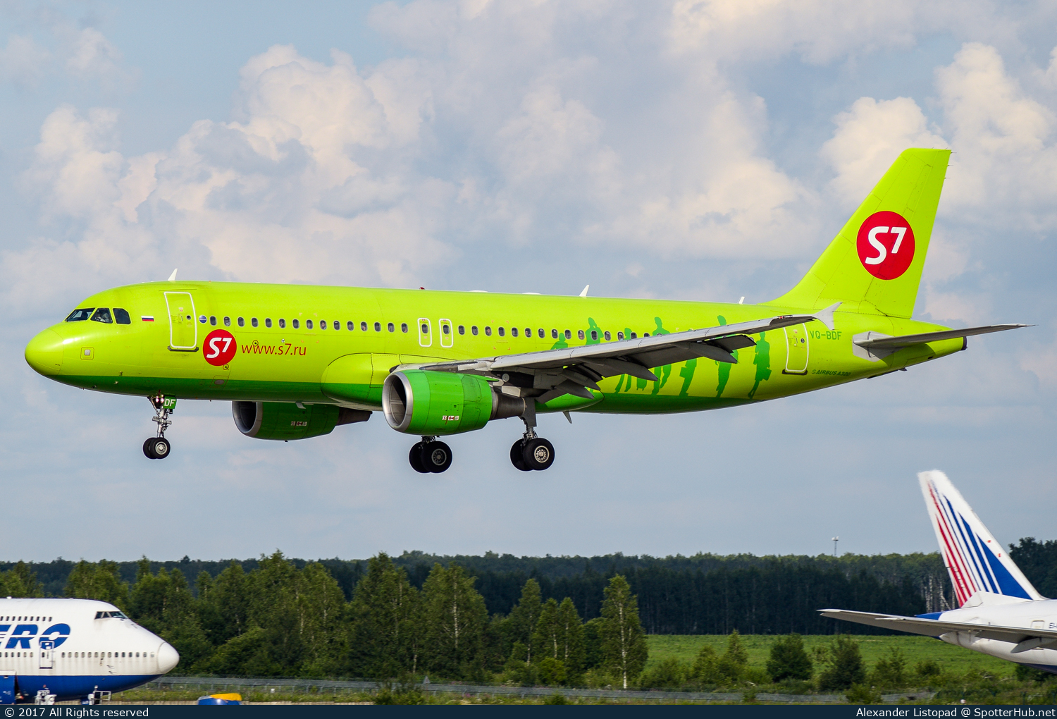 Photo of VQ-BDF - Airbus A320-214 operated by S7 Airlines