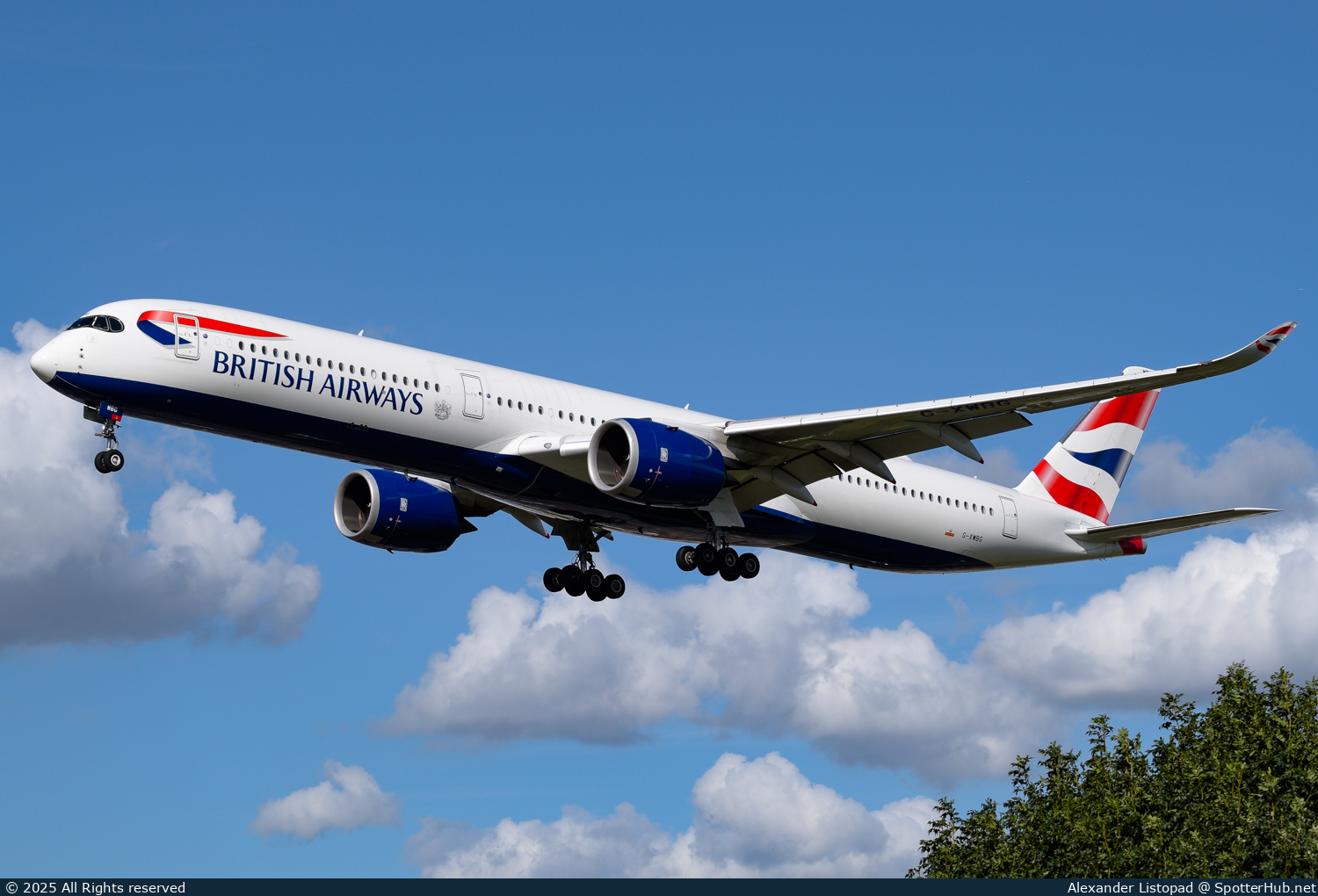 Photo of G-XWBG - Airbus A350-1041 operated by British Airways