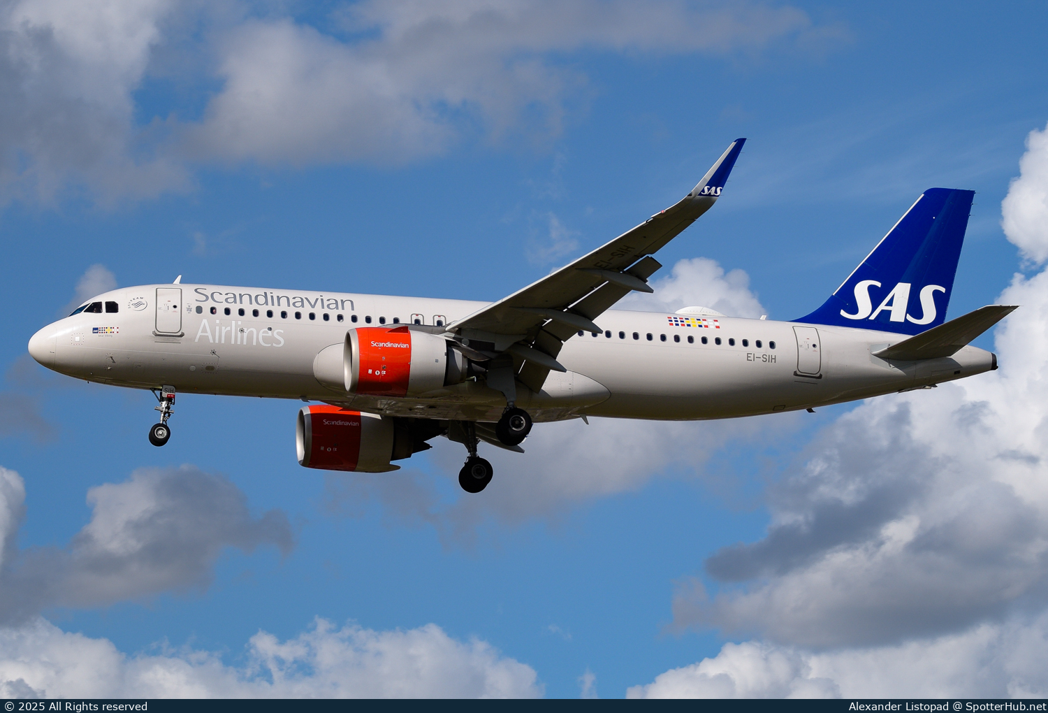 Photo of EI-SIH - Airbus A320-251N operated by SAS Connect