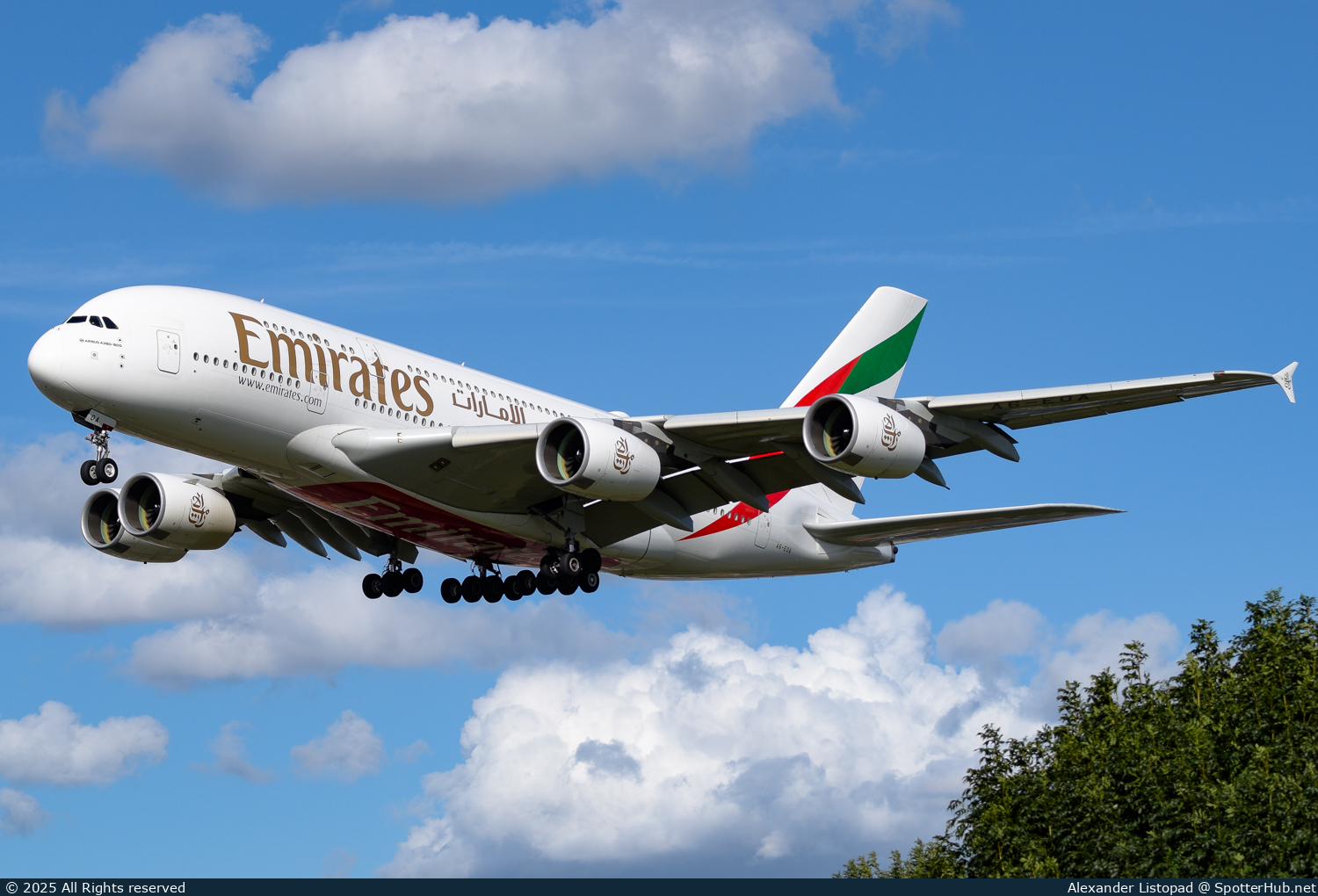 Photo of A6-EOA - Airbus A380-861 operated by Emirates
