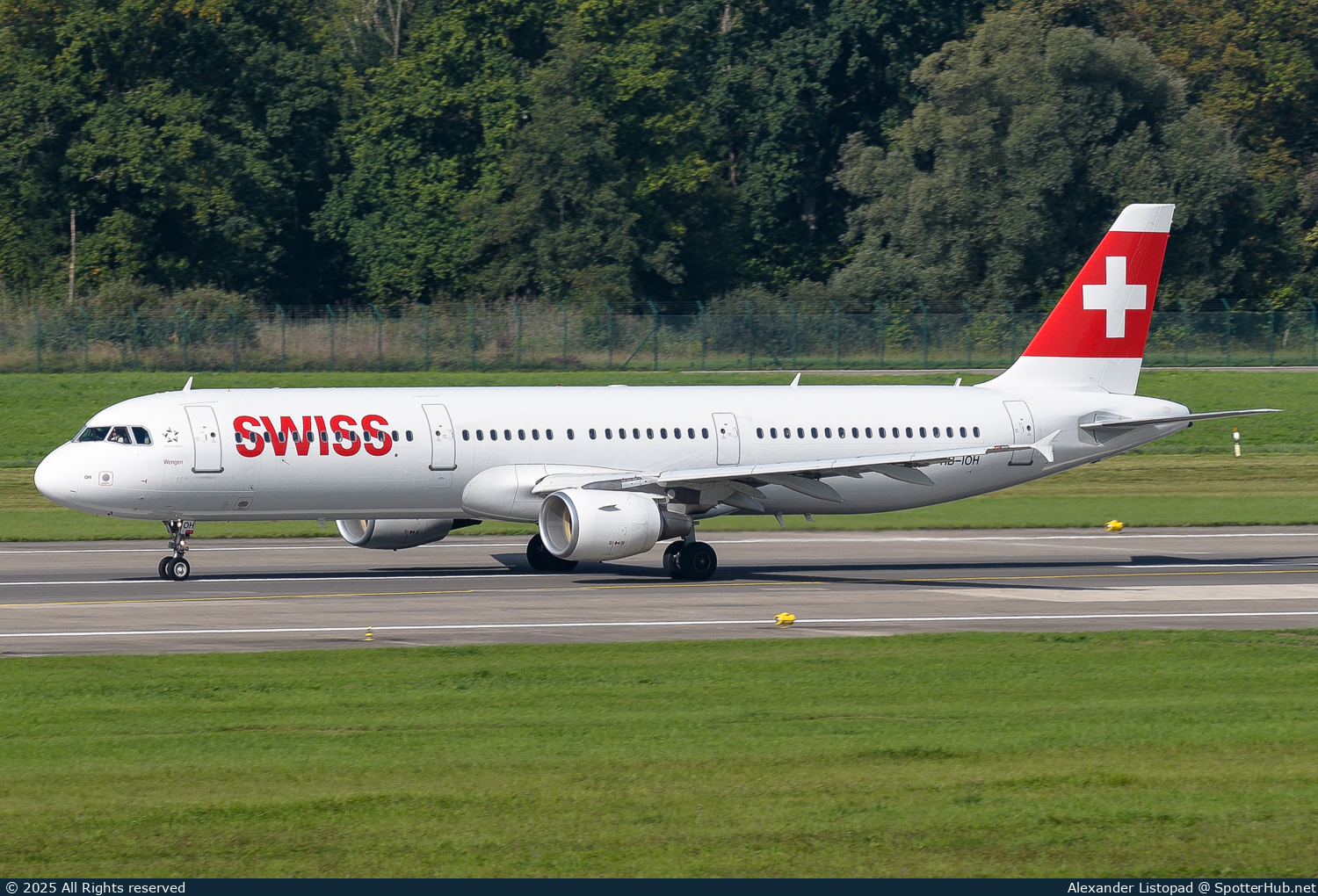 Photo of HB-IOH - Airbus A321-111 operated by Swiss International Air Lines